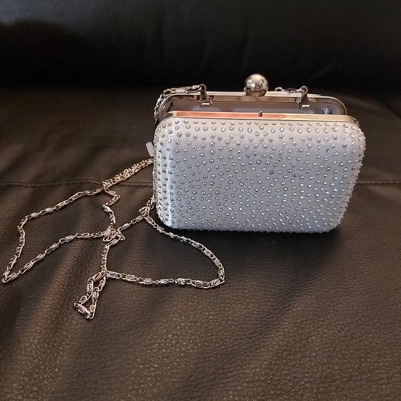 Evening clutch with pave diamonds - Picture 7 of 9